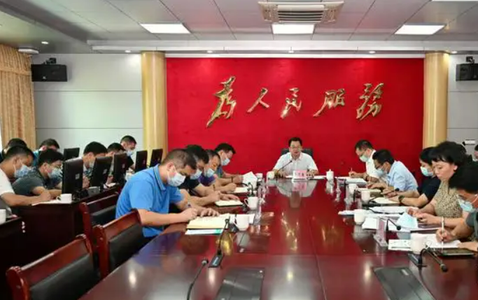 李小鵬：以“時時放心不下”的責任感抓緊抓細抓實各項工作